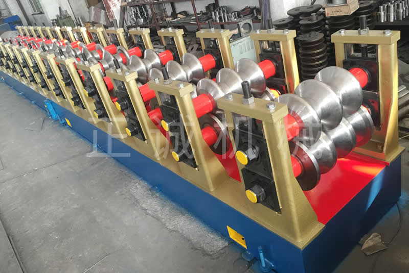 50685防撞三波護(hù)欄板冷彎型鋼機(jī)組 50685防撞三波護(hù)欄板冷彎型鋼機(jī)組